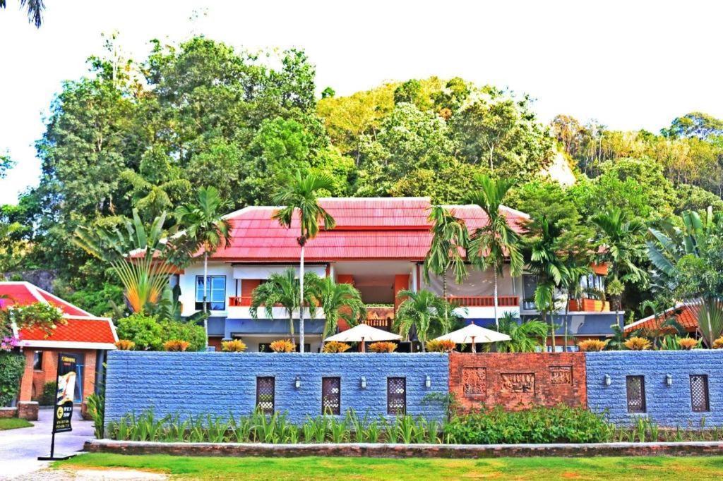 Royal Lee Resort And Spa Nai Yang Экстерьер фото